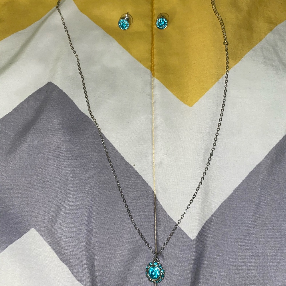 Earring and Necklace set